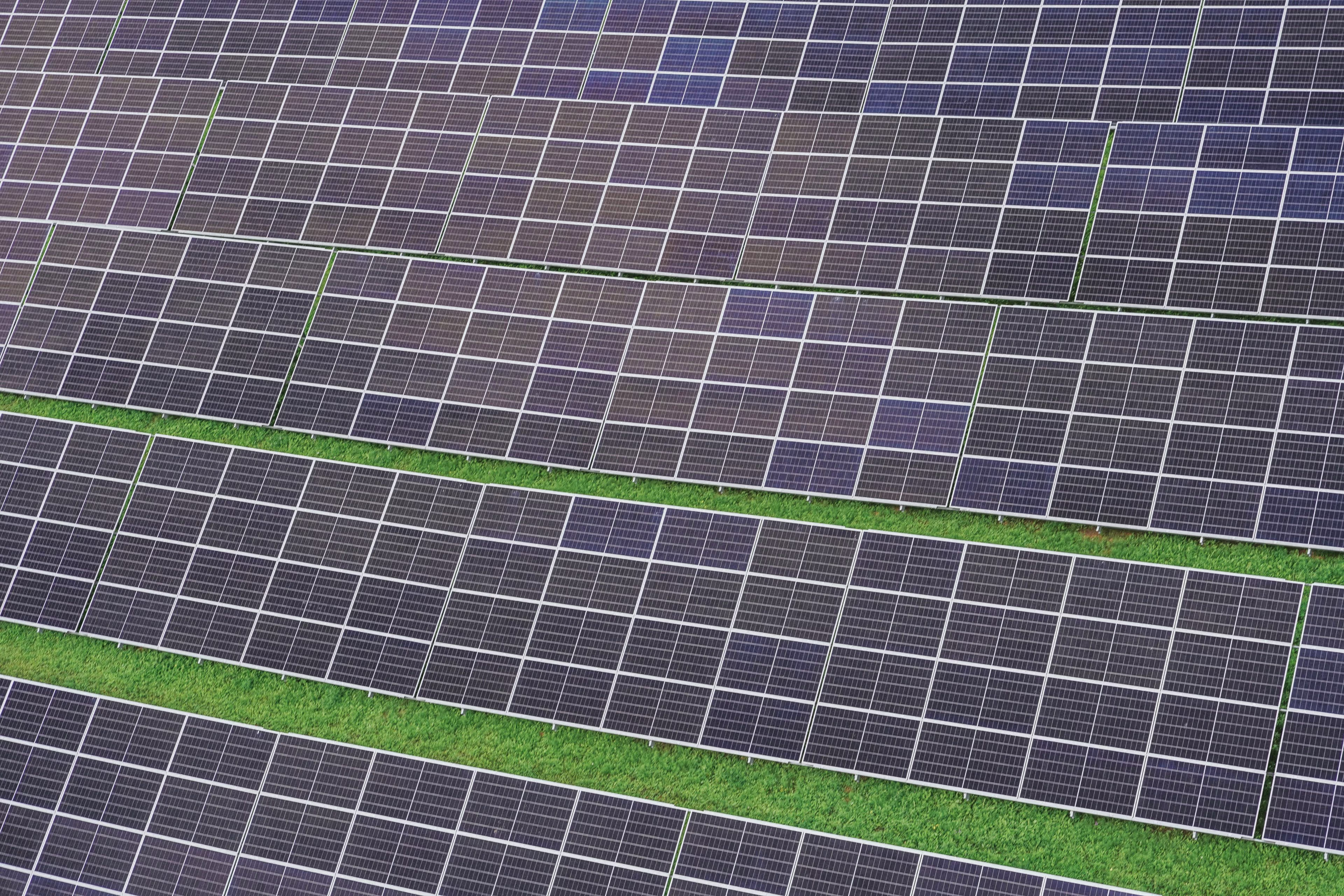 Foto udara instalasi panel surya terbesar Solaris by RDE