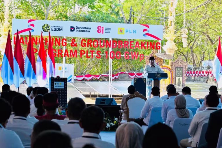 Presiden Prabowo Luncurkan Program PLTS 100 GWp, Targetkan Pembangunan dalam Tiga Tahun